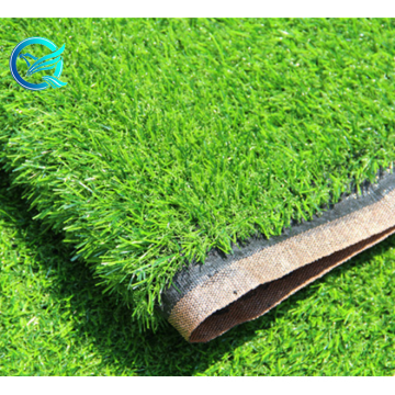 Qinge Kunstrasenfabrik billiger grüner Kunstrasenteppich mit guter Qualität heißer Verkauf Kunstrasenlandschaftsgestaltung